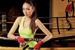 Siêu mẫu Bùi Thảo Phương: 'Thị trường thời trang đóng băng buộc tôi phải tự khắt khe hơn với chính mình'