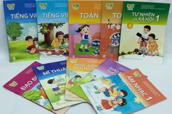 Đề nghị các nhà xuất bản giảm tối đa giá sách giáo khoa lớp 1 mới