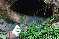 Ra ngoài tắm mưa, bé trai 4 tuổi bị nước cuốn xuống cống tử vong thương tâm