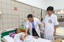 Đi khám sức khỏe, người đàn ông phát hiện cùng lúc 2 bệnh ung thư