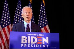 Ông Biden lo Tổng thống Trump không rời Nhà Trắng nếu thất cử