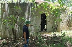Khởi tố vụ án bé trai 5 tuổi tử vong bị trói 2 tay ở nhà hoang