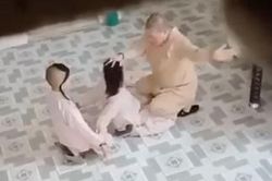 Nghệ sĩ và cộng đồng mạng phẫn nộ vụ sư cô bạo hành tiểu ni