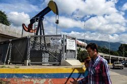 Venezuela chỉ còn duy nhất một giàn khoan dầu
