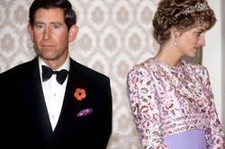Thái tử Charles và Công nương Diana cùng òa khóc sau khi ly hôn
