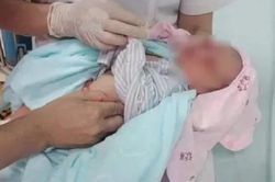 Lý giải về sự sống sót kì diệu của em bé bị bỏ rơi ở hố ga 3 ngày giữa trời nóng 40 độ