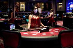 Thiên đường cờ bạc Las Vegas mở cửa trở lại trong dịch Covid-19
