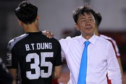 Công Phượng có phải nguyên nhân CLB TP.HCM thất bại?