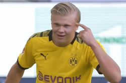 Haaland đánh đầu phút 90+5 giúp Dortmund giành 3 điểm