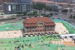 Di dời tu viện trăm tuổi trong 82 phút