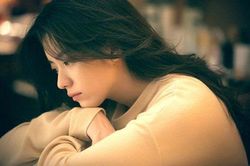 4 điều khiến cho cuộc sống phụ nữ luôn mệt mỏi, hãy tìm cách buông bỏ để hạnh phúc