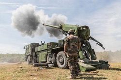 Quân đội Czech trang bị pháo tự hành mới của Pháp