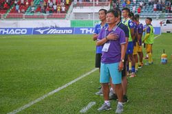 HLV Nam Định: 'HAGL thắng nhờ trọng tài'