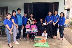 Đoàn Thanh niên thị trấn Lộc Thắng vận động 30 triệu đồng sửa nhà tặng hộ nghèo