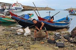 Mưu sinh bằng nghề lặn biển ở đảo Cồn Cỏ