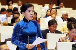Đại biểu Quốc hội thẳng thắn chỉ ra hiện tượng 'cửa sau' trong chọn sách giáo khoa mới