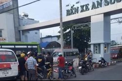 Nam tài xế taxi công nghệ bị đâm chết trước cổng bến xe