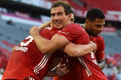Kết quả Bundesliga: Dortmund níu kéo Bayern thêm một vòng đấu