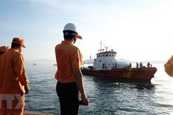Khẩn trương cứu hộ các ngư dân và tàu cá gặp nạn trên biển