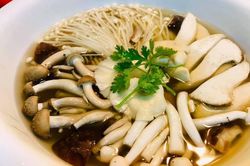 Nắng nóng, làm ngay món canh nấm thanh mát, bổ dưỡng chiêu đãi cả nhà