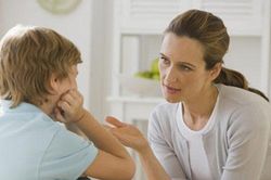 Bạn sẽ tự tay làm hỏng tương lai của con mình nếu thường xuyên nói với con những điều này