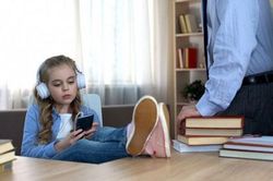 Dấu hiệu cho thấy bạn đang làm hư con mà không hề hay biết