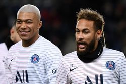 Sếp bự xác nhận, Neymar và Mbappe ở lại PSG
