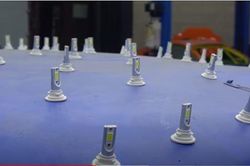Dân chơi Nga lắp 300 bóng đèn pha LED phủ kín xe Lada