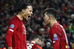 Gary Neville truyền kinh nghiệm sau vô địch cho... Liverpool