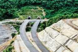 Thúc đẩy đầu tư công, kích thích tổng cầu