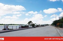 Nhanh chóng triển khai các dự án xử lý sạt lở cấp bách bờ sông