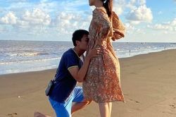 Mạc Hồng Quân khoe Kỳ Hân mang bầu lần hai