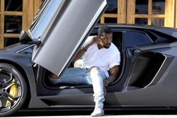 Kanye West không tiếc tiền mua siêu xe, quà tặng cho Kim Kardashian