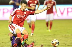 Công Phượng bất lực 'gánh team' tại TPHCM