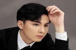 Bỏ mắt kính, streamer NoWay khiến hội chị em 'thiếu nghị lực'