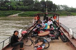 'Siết' quản lý bến khách ngang sông ở Phú Thọ mùa mưa lũ