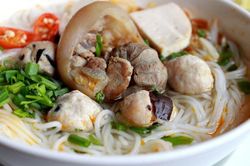 Suýt chết vì hóc xương heo khi ăn bún ở Đà Nẵng