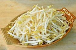 Thấy giá đỗ có 3 dấu hiệu lạ, tuyệt đối không nên mua kẻo mất tiền mà thêm bệnh