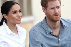 Bạn thân của Công nương Diana phủ nhận tin đồn giúp đỡ vợ chồng Hoàng tử Harry và Meghan Markle