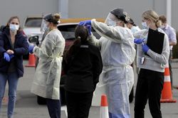 Sau 24 ngày không ca nhiễm, New Zealand phải truy lùng hàng trăm người