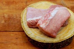 Chàng thanh niên bị sán dây ký trùng khắp người do ăn thịt lợn tái
