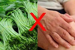 Những kiểu người chớ ăn rau muống kẻo rước thêm bệnh, đi viện tức thì