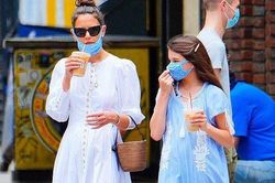 Suri Cruise cao lớn vượt trội ở tuổi 14
