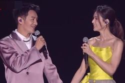 Trần Hạo Dân và Lý Nhược Đồng hát nhạc phim 'Thiên long bát bộ'