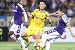 CĐV háo hức chờ cuộc so tài giữa Hà Nội và SLNA