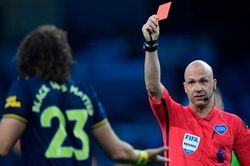 David Luiz bị chê thậm tệ vì màn trình diễn thảm họa trước Man City
