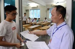 Những vật dụng thí sinh được và không được mang vào phòng thi