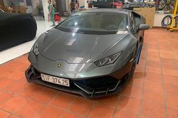 Siêu xe Lamborghini Huracan 'thách cưới' 12,5 tỷ tại Sài Gòn