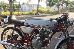 Honda Dream 50 đời 1997 giá trăm triệu ở Sài Gòn