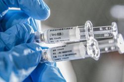 Với công nghệ truyền thống, Trung Quốc có thắng trong cuộc đua vắc-xin COVID-19?